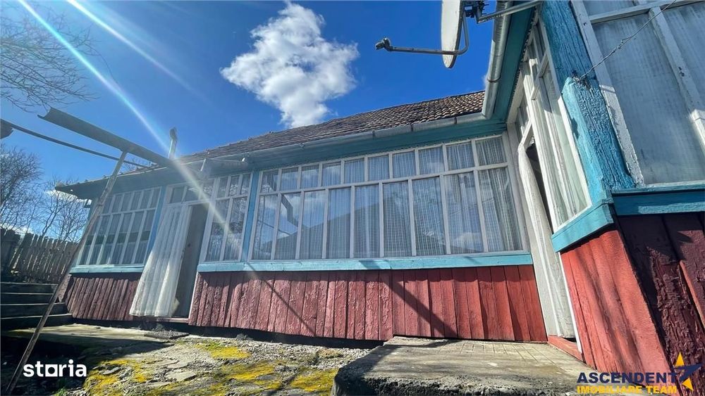 4.300 mp teren, pomicultura +casa traditionala, anexe, Craiesti, Mures