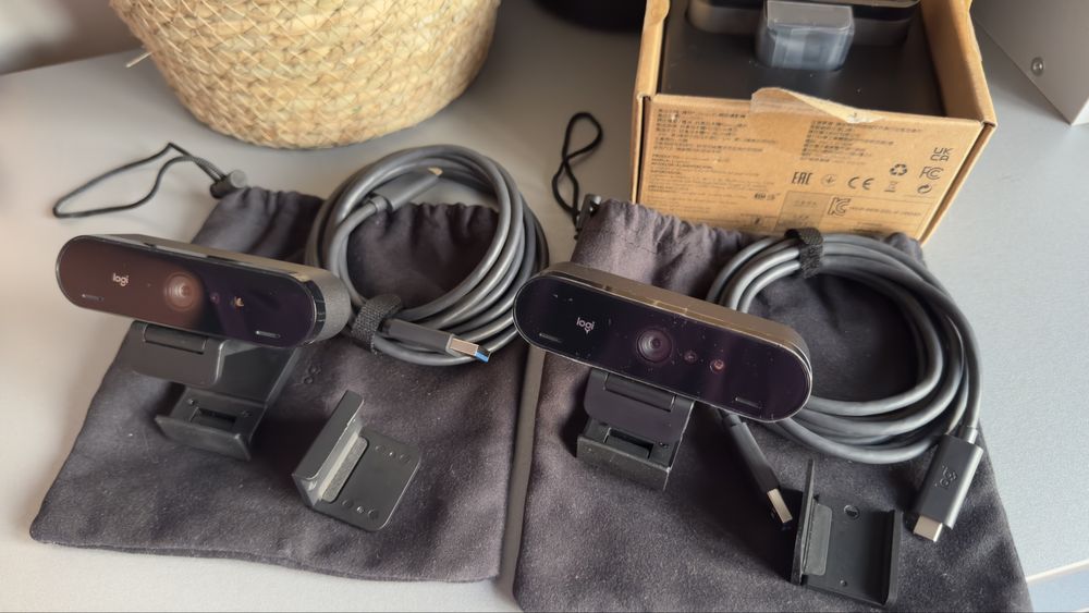 Веб-камера Logitech Brio черный