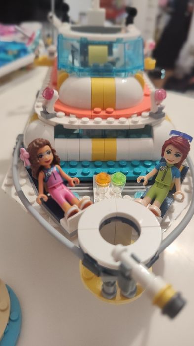 LEGO Friends - Barca pentru misiuni de salvare 41381, 908 piese

 4.90