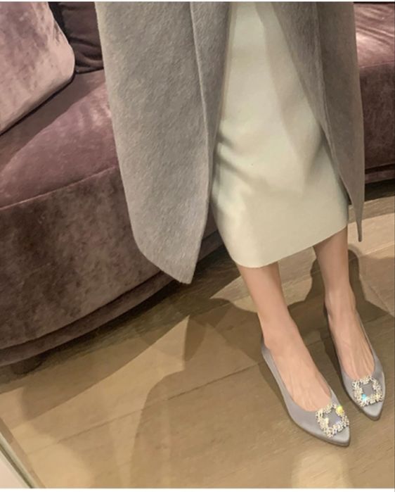 Вечерние туфли со стразой