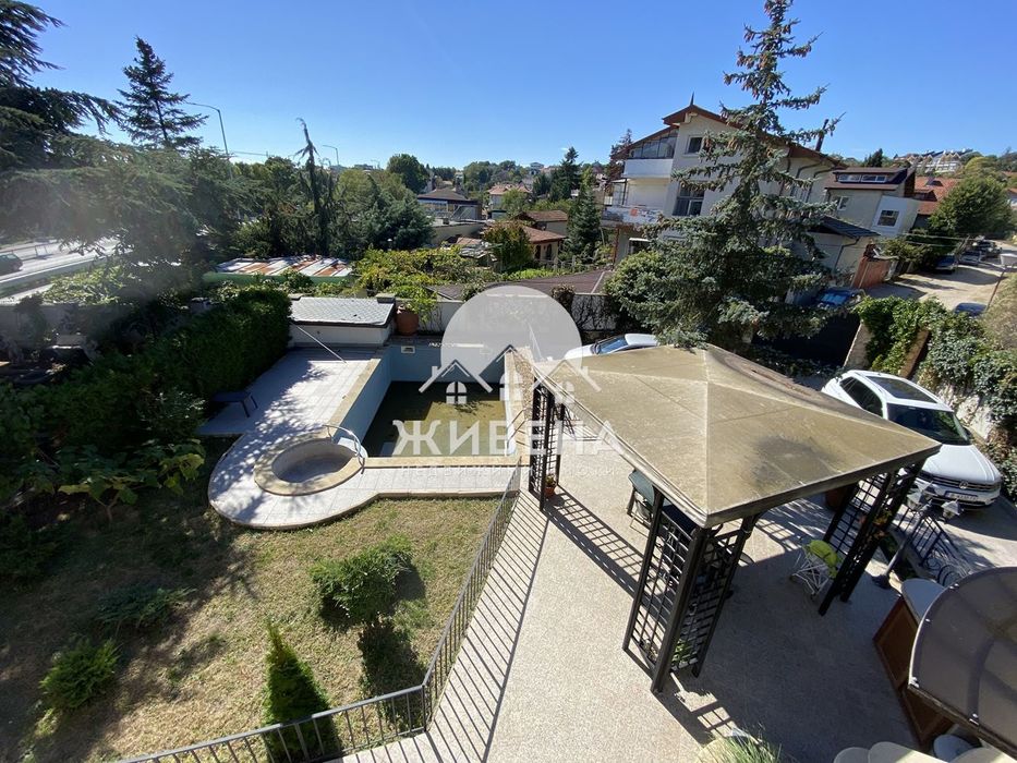 Продава се Къща в к.к. Св.Св. Константин и Елена - 753 кв.м за 1253 €/кв.м - Снимка #1