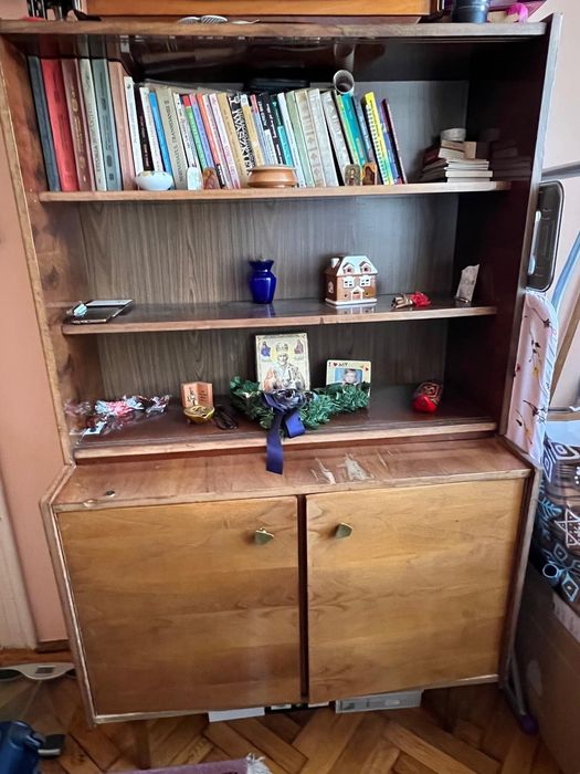 Vând ieftin piese de mobilier - canapele, biblioteca, dulap, birouri