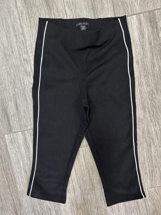 Спортни екипи и дрехи