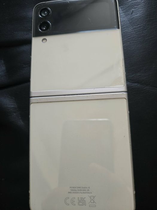 Samsung galaxy flip 3