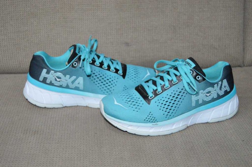 Hoka One One W Cavu Marimea 38 (23.5 cm) - Stare Foarte Buna
