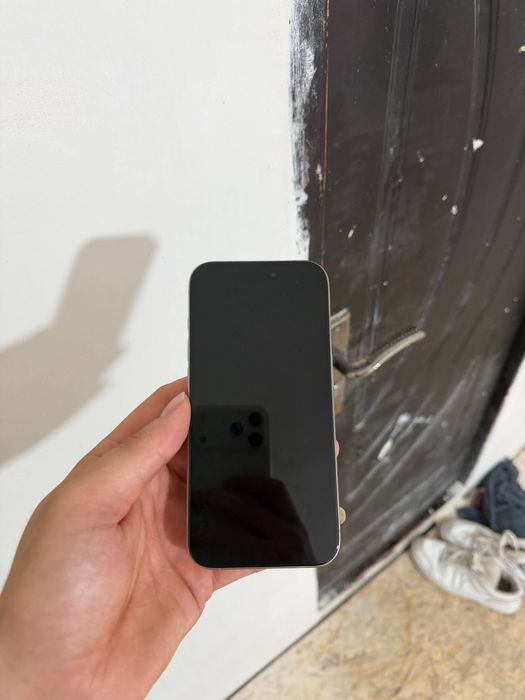 Продам Iphone 15 pro