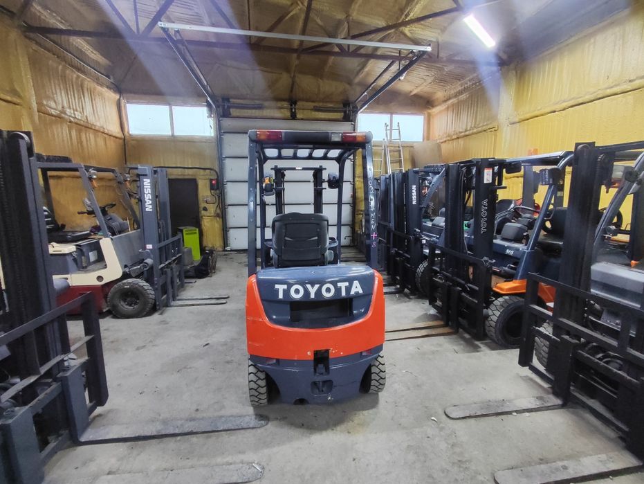 Продам вилочный погрузчик. Кара