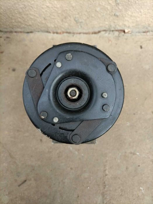 Цилиндрова глава и  компресор климатик за опел фронтера 2.2 ДТИ