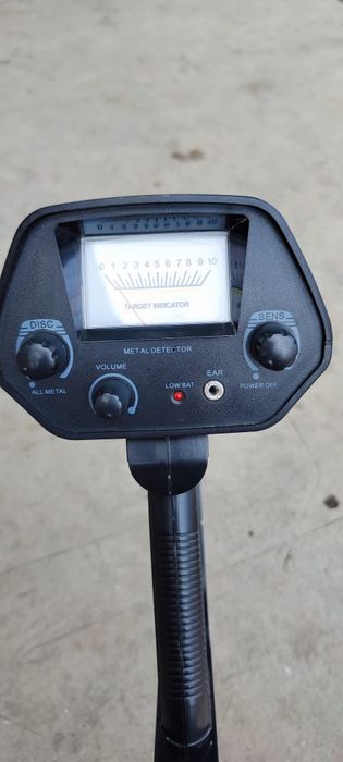 Продам Металлоискатель
