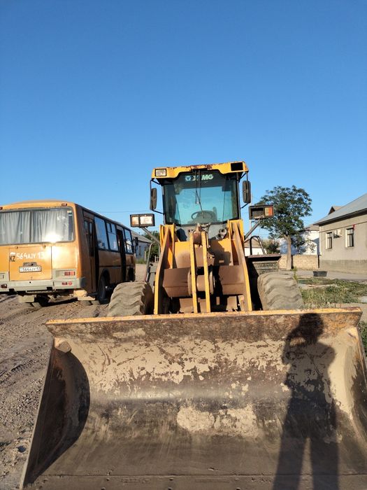 Погрузчик LW300F