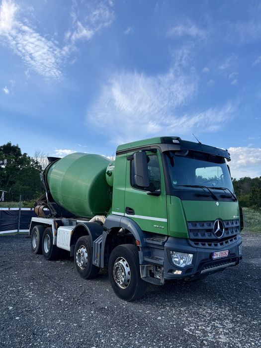 Mercedes Benz Arocs 3243
