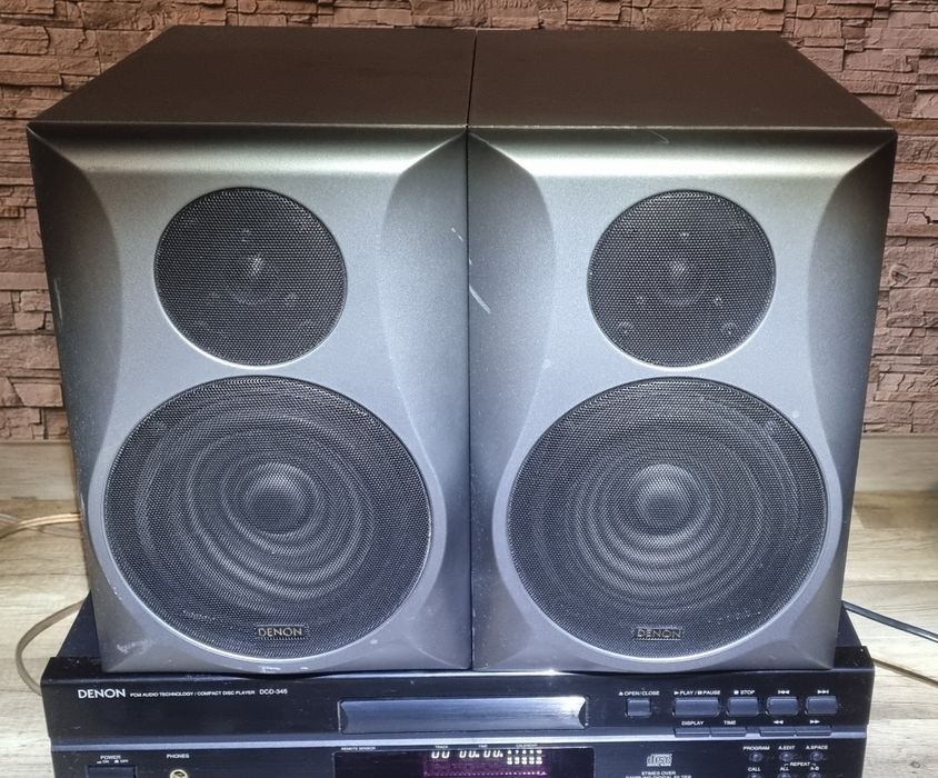 система Denon, състояща се от CD плейър DCD-345, усилвател UPA-F07 и т