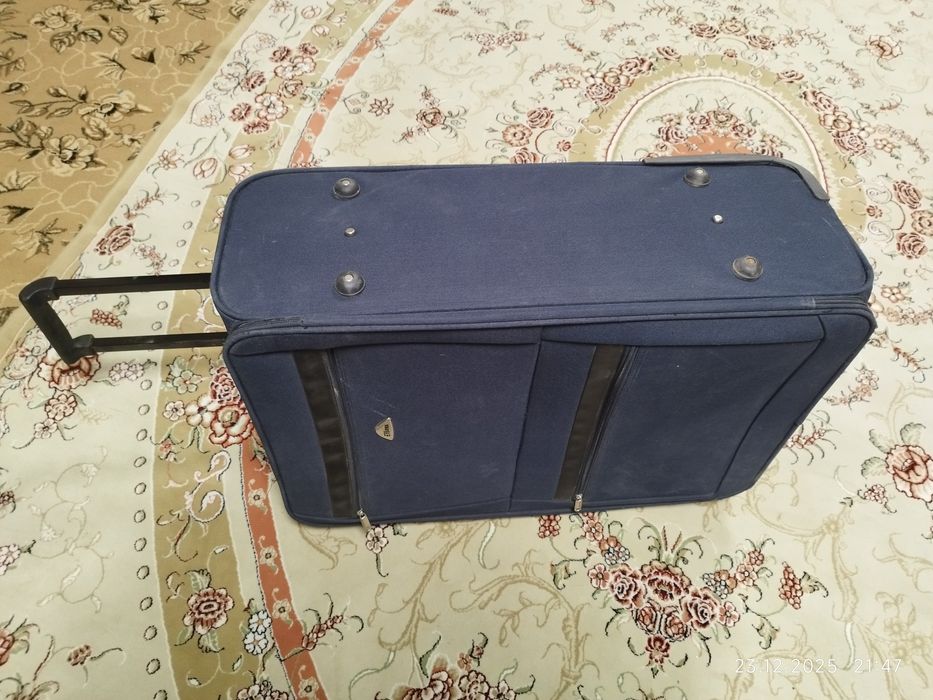 Продаётся чемодан большой б/у