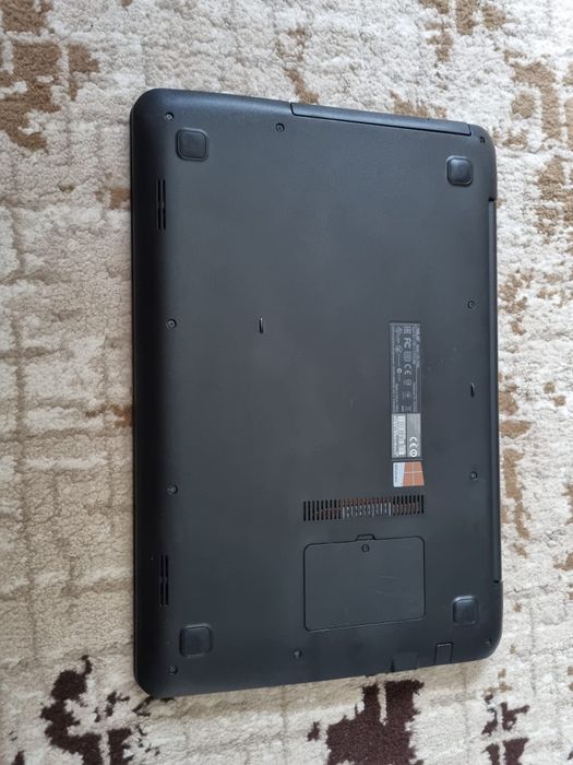 Laptop uri Asus de buget display mare