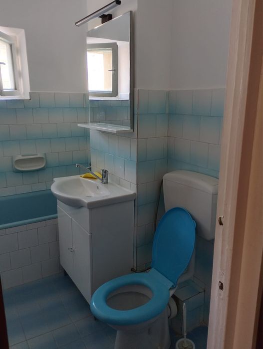 Inchiriez apartament 3 camere(82mp) strada Carpatilor 8/Brasov