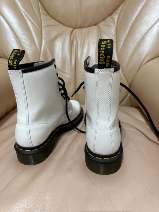Ghete Dr. Martens 1460 – mărimea 37, culoare alb lucios