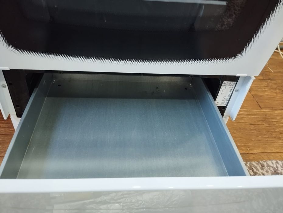 Продам газ плиту GEFEST!