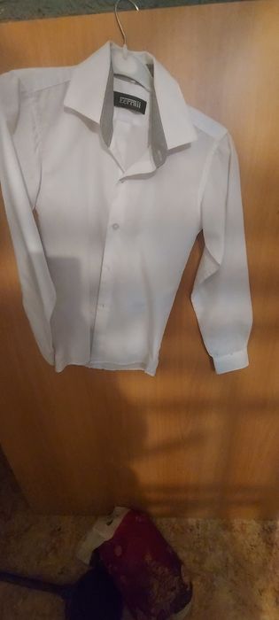 Школьные белые рубашки