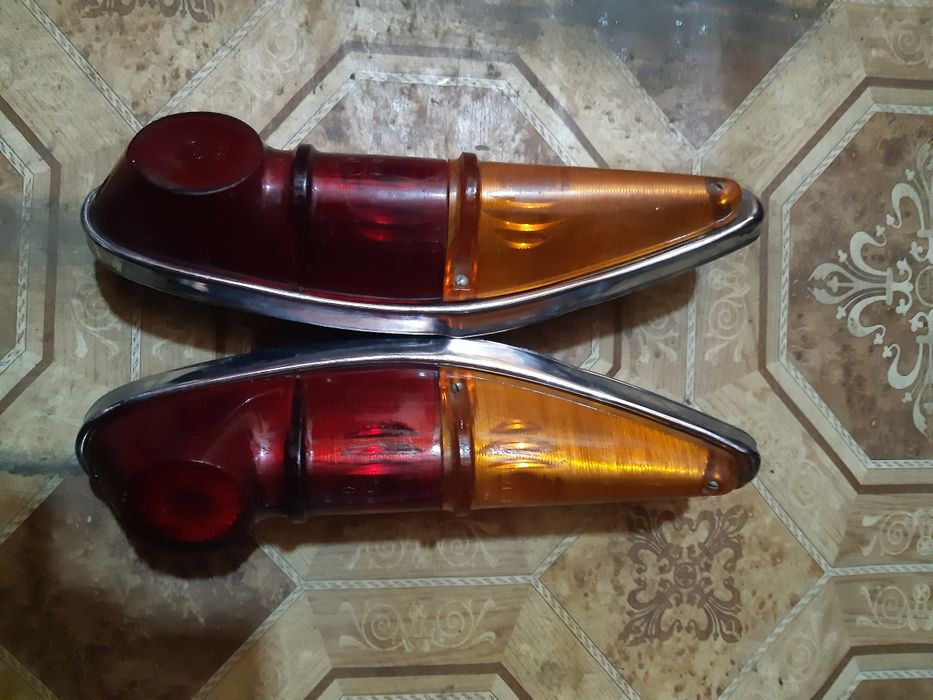 Продам задние фонари