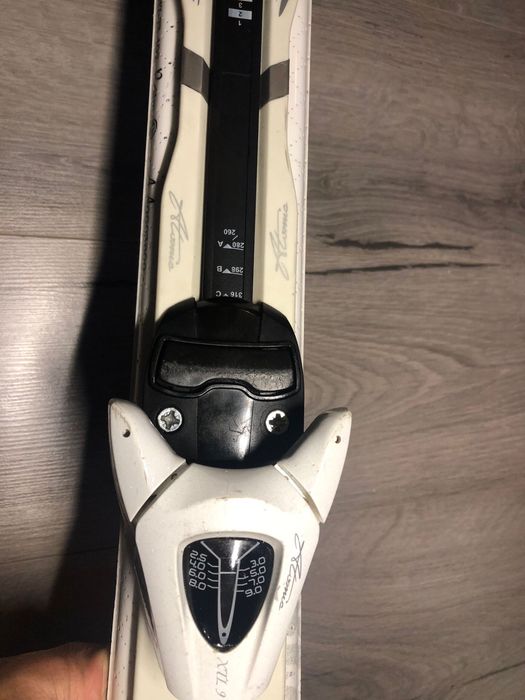 Ски Atomic много запазени