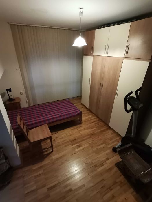 Дава се под наем Тристаен апартамент в Бургас, Център - 100 кв.м за 280.5 € - Снимка #1