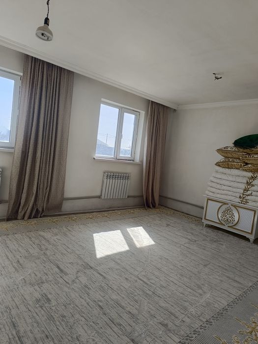 Үй сатылады. Дом продается.