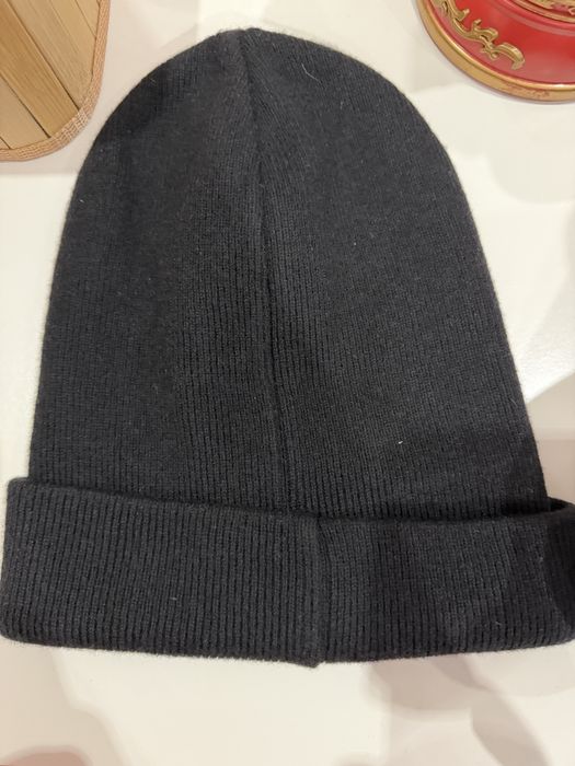 Зимна спортна шапка