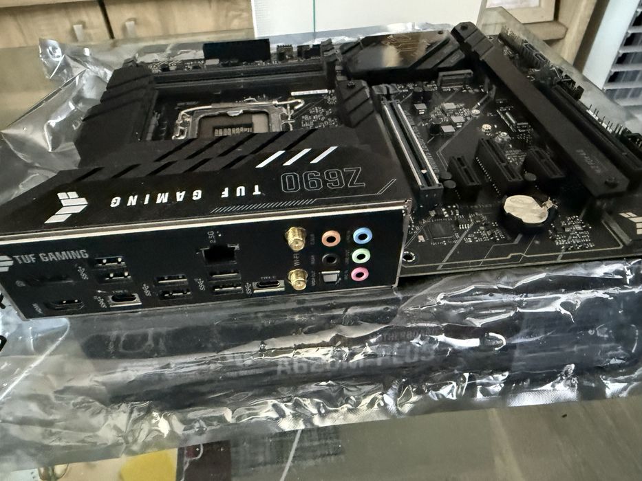 Placa de baza Asus Tuf Gaming z690-plus WIFI d4