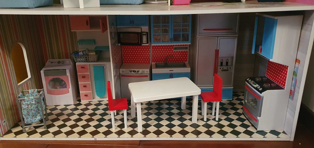 Căsuță pentru papusi de lemn 3 etaje IMAGINARIUM.