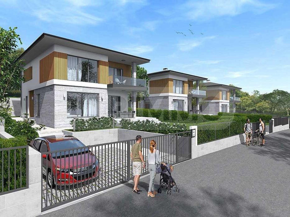 Нова двуетажна къща в село Здравец