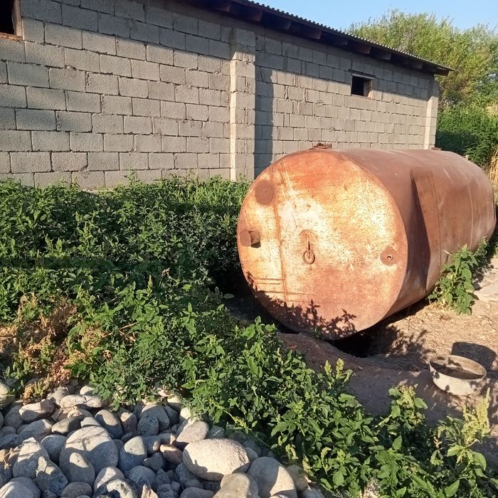 Продается ёмкость 4 тонны