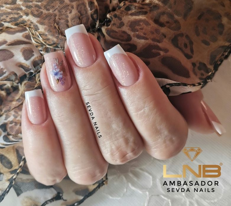 Unghii semi si cu gel