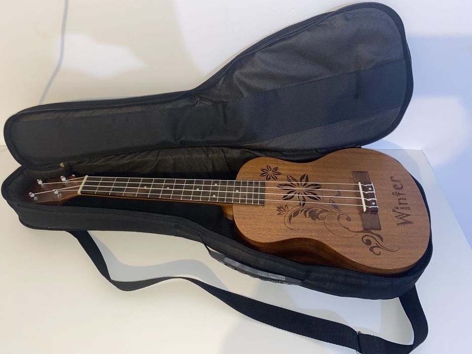 Укулеле в продаже
