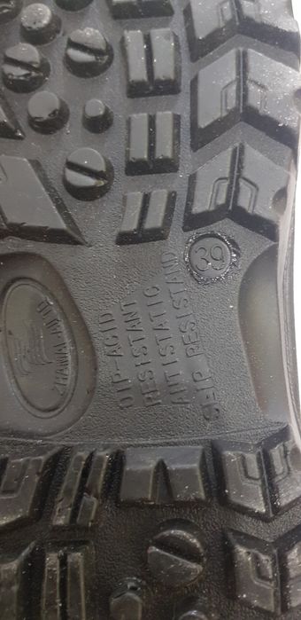 Рабочий   сапог  39  размер