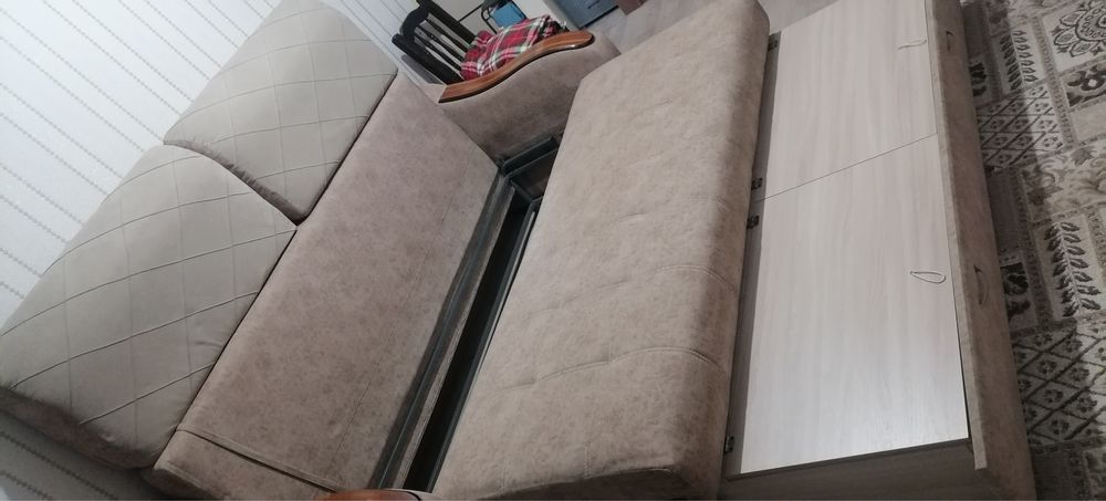 Продам диван.