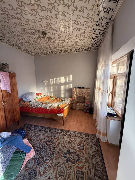 10 сотих 8 хона ховли сотилади!!!