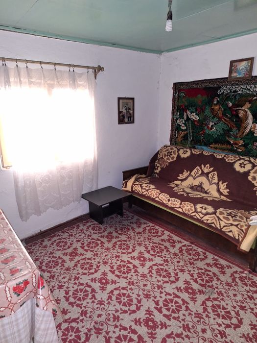 Vand casa in gruiu lipia cu teren de 900 mp la strada asfaltata  toate