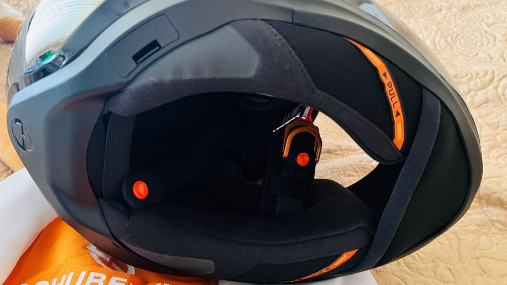 Каска Schuberth  XL