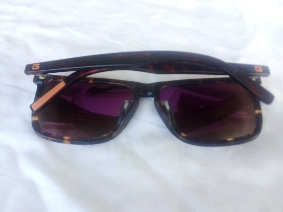 Слънчеви очила GUESS GU00032-D