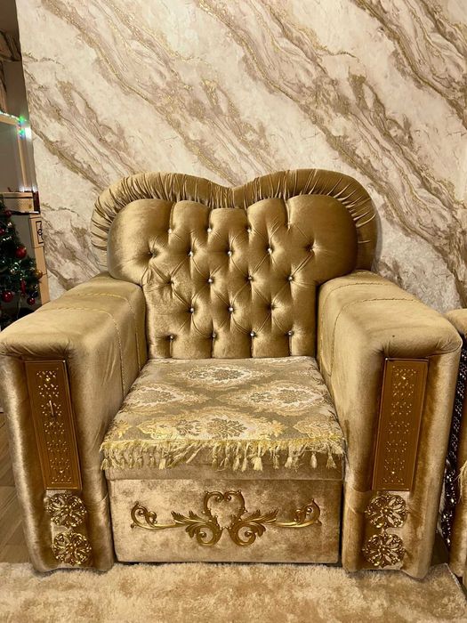 Холен диван с маса