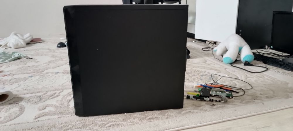 Рабочий офисный компьютер