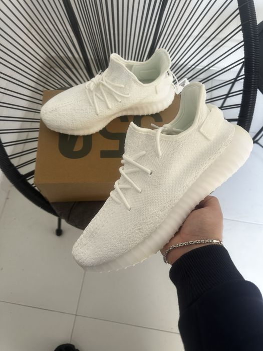 Yeezy 350 v2    Noi
