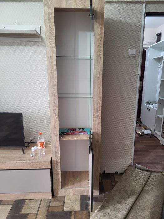 Прихожка и шкаф продаются
