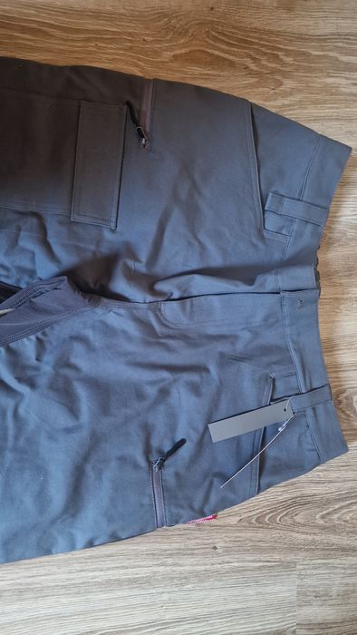 Pantaloni de lucru sau drumeție