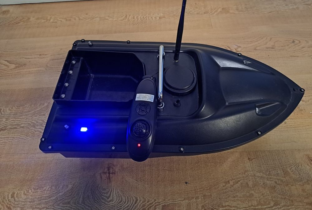 Лодка за захранка