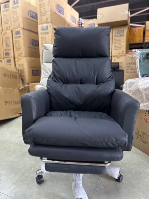 Офисное кресло для руководителя модел Range