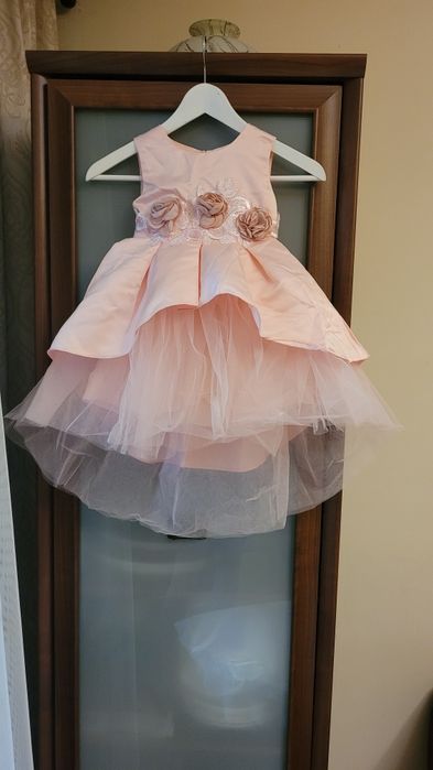 Платье НОВОЕ для девочки,очень красивое,