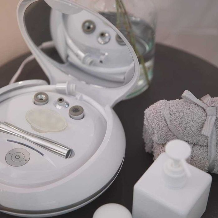 Вакуумен уред за почистване на кожа Beurer FC 100 Microdermabrasion Микродермабразио