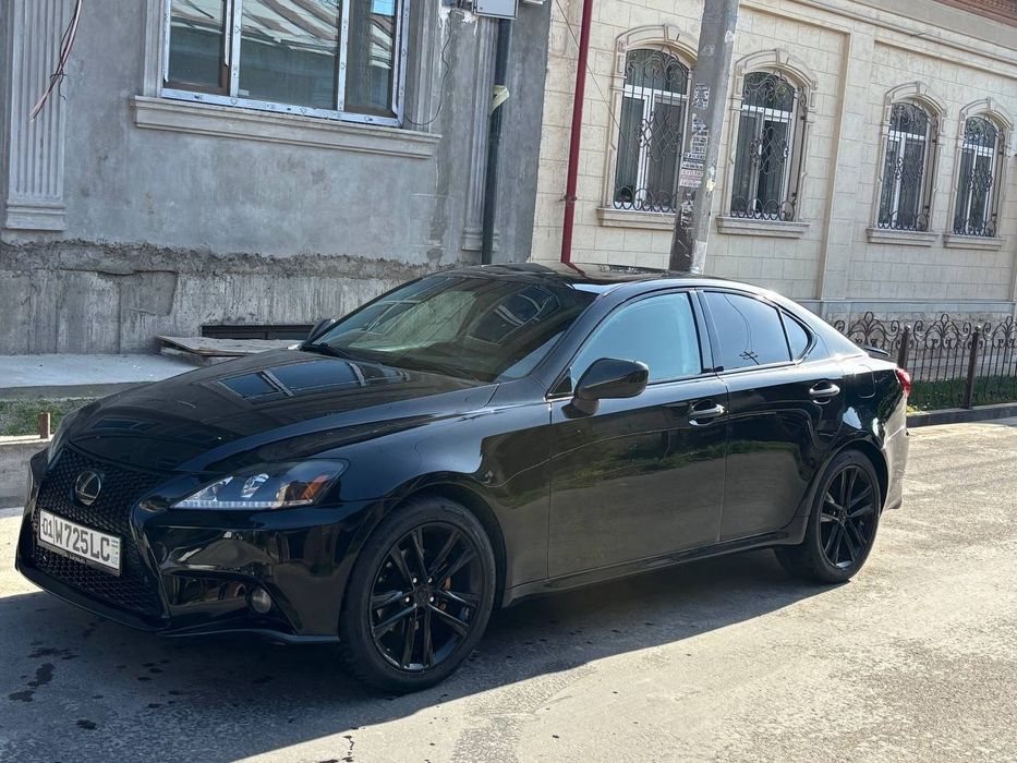 Lexus is sotiladi