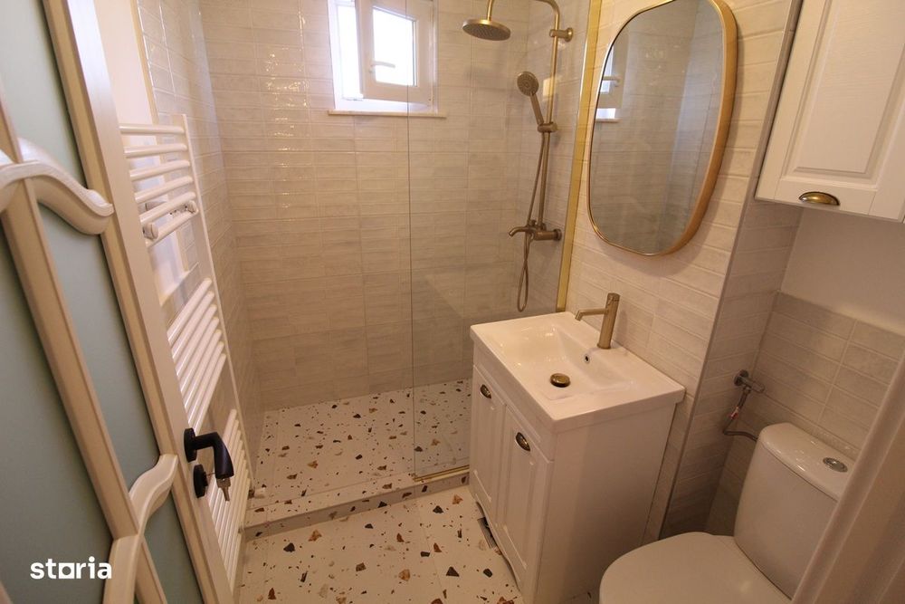 Închiriez apartament 3 camere în Hunedoara, Central-Bd. Dacia, 60mp...